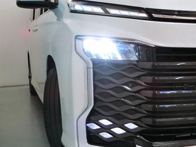 ヴォクシー ハイブリッドＳ－Ｚ　ハイブリッド　ワンオーナー　安全装備　衝突被害軽減システム　横滑り防止機能　ＡＢＳ　エアバッグ　オートクルーズコントロール　盗難防止装置　バックカメラ　後席モニター　ＥＴＣ　ＣＤ　スマートキー（4枚目）