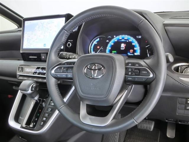 ヴォクシー ハイブリッドＳ－Ｚ　ハイブリッド　ワンオーナー　安全装備　衝突被害軽減システム　横滑り防止機能　ＡＢＳ　エアバッグ　オートクルーズコントロール　盗難防止装置　バックカメラ　後席モニター　ＥＴＣ　ＣＤ　スマートキー（12枚目）