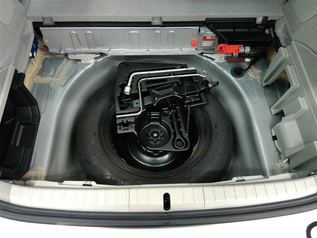 プリウス Ｓ　ハイブリッド　安全装備　横滑り防止機能　ＡＢＳ　エアバッグ　盗難防止装置　バックカメラ　ＥＴＣ　ドラレコ　ミュージックプレイヤー接続可　ＣＤ　スマートキー　キーレス　フル装備　ＨＩＤヘッドライト（23枚目）