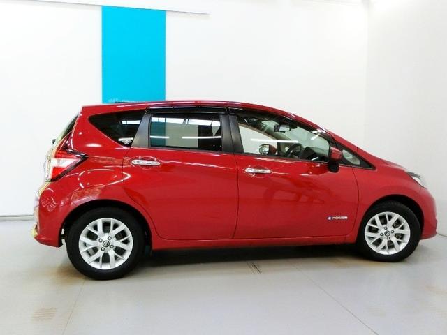 ノート e-パワー メダリスト ハイブリッド 衝突被害軽減システム 横滑り防止機能 ABS エアバッグ オートクルーズコントロール 盗難防止装置 バックカメラ ETC ドラレコ ミュージックプレイヤー接続可 CD スマートキー(4枚目)