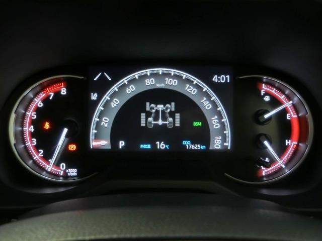 とても見やすいメーターです。夜間時はラグジュアリーな気分にさせてくれる照明が魅力ですので、夜のドライブも楽しみになりますよ♪