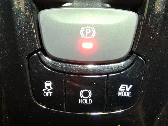 電動パーキングブレーキ付きです。