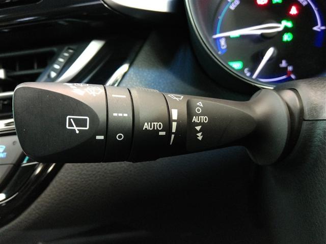 間欠調整機能付きのワイパーレバーです。リヤワイパーも装備されています。