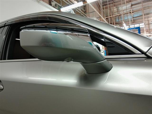 �h�A�~���[�͓d���i�[�@�\������܂��B���Ԃ���ۂɂ��̋@�\������Ƒ�ϕ֗��ł��ˁB