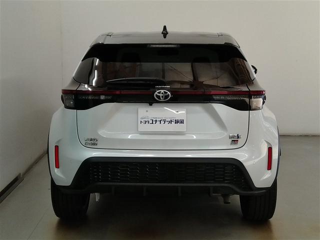 ヤリスクロス ハイブリッド　ＧＲスポーツ　ハイブリッド　ワンオーナー　安全装備　衝突被害軽減システム　横滑り防止機能　ＡＢＳ　エアバッグ　オートクルーズコントロール　盗難防止装置　ナビ　バックカメラ　ＥＴＣ　ミュージックプレイヤー接続可（4枚目）