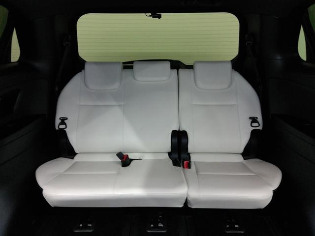 �R��ڃV�[�g���Ђ�т�Ƃ����X�y�[�X���m�ۂ��Ă��܂��B��l���ł̂��o�������΂�����ł��I