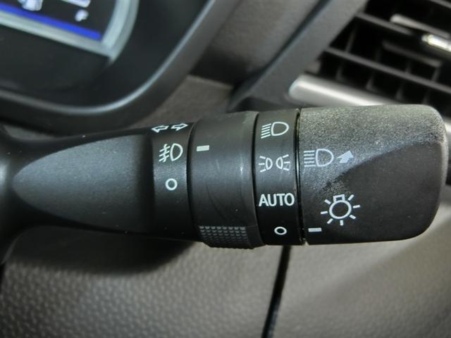 �I�[�g���C�g�́A�Â��Ȃ�Ǝ����œ_���A�G���W���؂��ăh�A��߂�Ə������܂��B