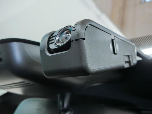 �h���C�u���R�[�_�[�����Ă܂��B����^�]�A���̂Ȃǂ̏؋��Ɍq������S�ł��B