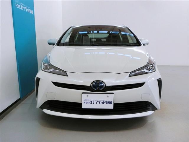 プリウス Ｓ　ハイブリッド　安全装備　衝突被害軽減システム　横滑り防止機能　ＡＢＳ　エアバッグ　オートクルーズコントロール　盗難防止装置　バックカメラ　ＥＴＣ　ドラレコ　ミュージックプレイヤー接続可　ＣＤ　キーレス（3枚目）