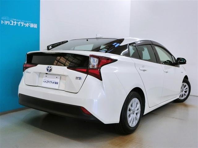 プリウス Ｓ　ハイブリッド　安全装備　衝突被害軽減システム　横滑り防止機能　ＡＢＳ　エアバッグ　オートクルーズコントロール　盗難防止装置　バックカメラ　ＥＴＣ　ドラレコ　ミュージックプレイヤー接続可　ＣＤ　キーレス（6枚目）