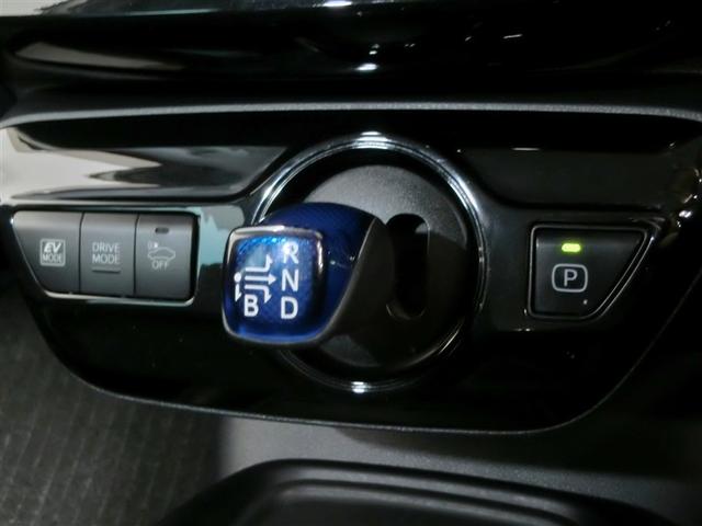 プリウス Ｓ　ハイブリッド　安全装備　衝突被害軽減システム　横滑り防止機能　ＡＢＳ　エアバッグ　オートクルーズコントロール　盗難防止装置　バックカメラ　ＥＴＣ　ドラレコ　ミュージックプレイヤー接続可　ＣＤ　キーレス（15枚目）