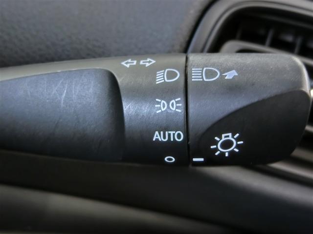 プリウス Ｓ　ハイブリッド　安全装備　衝突被害軽減システム　横滑り防止機能　ＡＢＳ　エアバッグ　オートクルーズコントロール　盗難防止装置　バックカメラ　ＥＴＣ　ドラレコ　ミュージックプレイヤー接続可　ＣＤ　キーレス（18枚目）