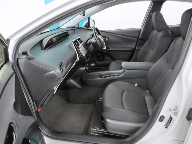 プリウス Ｓ　ハイブリッド　安全装備　衝突被害軽減システム　横滑り防止機能　ＡＢＳ　エアバッグ　オートクルーズコントロール　盗難防止装置　バックカメラ　ＥＴＣ　ドラレコ　ミュージックプレイヤー接続可　ＣＤ　キーレス（32枚目）