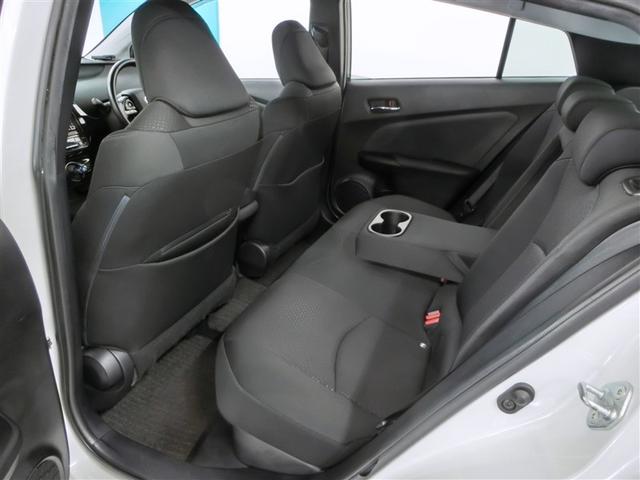 プリウス Ｓ　ハイブリッド　安全装備　衝突被害軽減システム　横滑り防止機能　ＡＢＳ　エアバッグ　オートクルーズコントロール　盗難防止装置　バックカメラ　ＥＴＣ　ドラレコ　ミュージックプレイヤー接続可　ＣＤ　キーレス（33枚目）