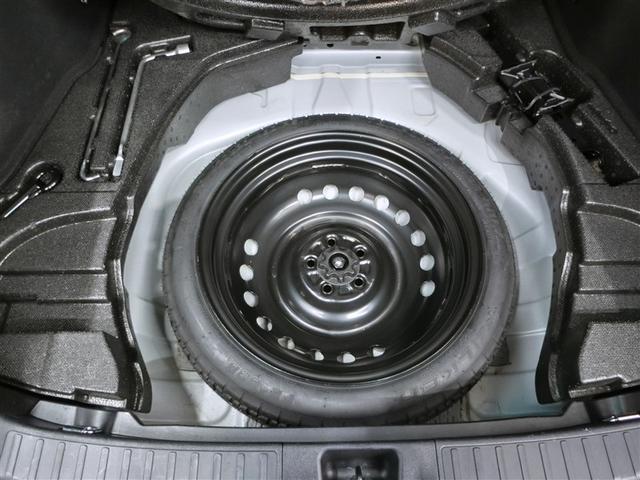 プリウス Ｓ　ハイブリッド　安全装備　衝突被害軽減システム　横滑り防止機能　ＡＢＳ　エアバッグ　オートクルーズコントロール　盗難防止装置　バックカメラ　ＥＴＣ　ドラレコ　ミュージックプレイヤー接続可　ＣＤ　キーレス（39枚目）