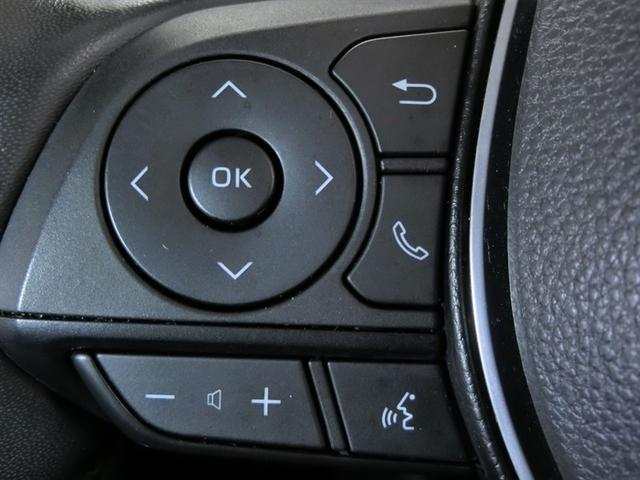 �X�e�A�����O�ɂ́A�I�[�f�B�I�R���g���[���A�C���t�H�[���[�V�����R���g���[���X�C�b�`���t���Ď茳�ő��삪�ł��܂��B