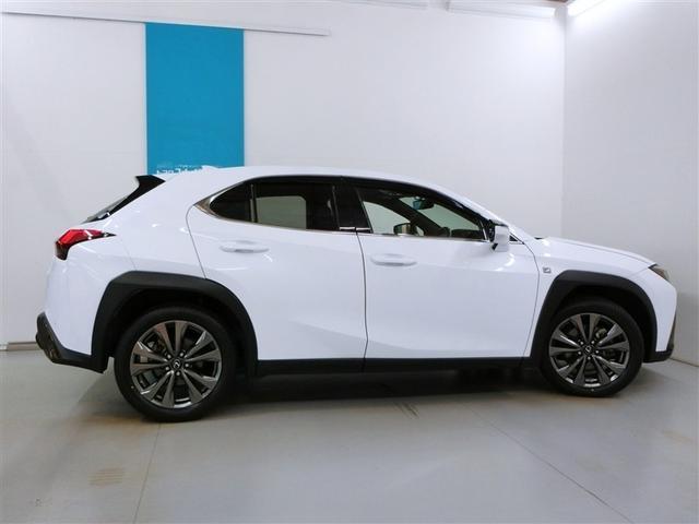 ＵＸ ＵＸ２００　Ｆスポーツ　ワンオーナー　サンルーフ　電動シート　安全装備　衝突被害軽減システム　横滑り防止機能　ＡＢＳ　エアバッグ　オートクルーズコントロール　盗難防止装置　アイドリングストップ　バックカメラ　ＥＴＣ　ドラレコ（6枚目）