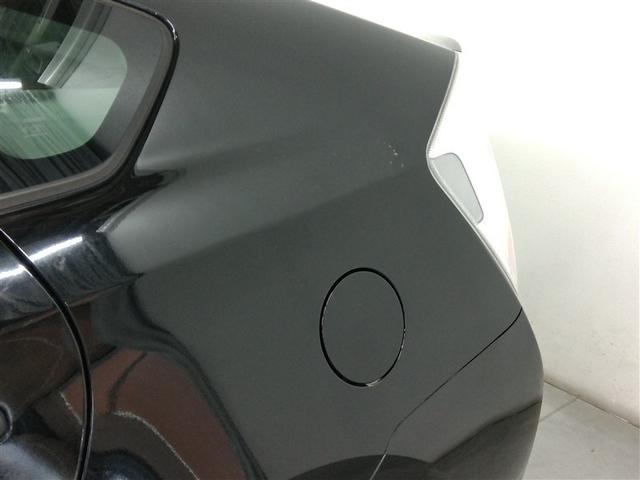 プリウス Ｓ　ハイブリッド　安全装備　横滑り防止機能　ＡＢＳ　エアバッグ　盗難防止装置　バックカメラ　ＥＴＣ　ミュージックプレイヤー接続可　ＣＤ　スマートキー　キーレス　フル装備　ＨＩＤヘッドライト　アルミホイール（6枚目）