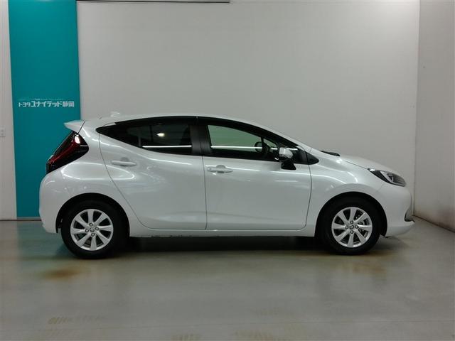 アクア Ｚ　ハイブリッド　ワンオーナー　電動シート　安全装備　衝突被害軽減システム　横滑り防止機能　ＡＢＳ　エアバッグ　オートクルーズコントロール　盗難防止装置　ナビ　バックカメラ　ＥＴＣ　ドラレコ　スマートキー（3枚目）