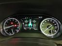 とても見やすいメーターです。夜間時はラグジュアリーな気分にさせてくれる照明が魅力ですので、夜のドライブも楽しみになりますよ♪