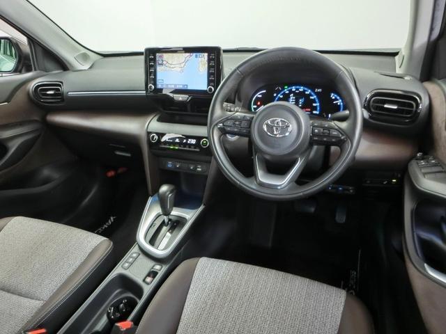 ヤリスクロス ハイブリッドＺ　ハイブリッド　ワンオーナー　電動シート　安全装備　衝突被害軽減システム　横滑り防止機能　ＡＢＳ　エアバッグ　オートクルーズコントロール　盗難防止装置　バックカメラ　ＥＴＣ　ミュージックプレイヤー接続可（3枚目）