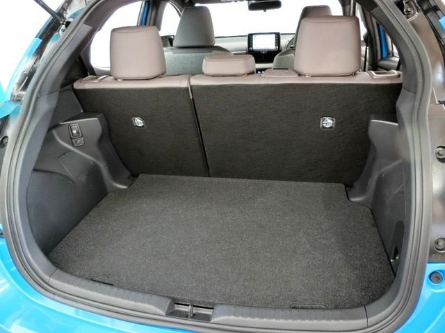 ヤリス ハイブリッドＺ　ハイブリッド　ワンオーナー　展示・試乗車　安全装備　衝突被害軽減システム　横滑り防止機能　ＡＢＳ　エアバッグ　オートクルーズコントロール　盗難防止装置　ナビ　バックカメラ　ＥＴＣ　ドラレコ　キーレス（16枚目）