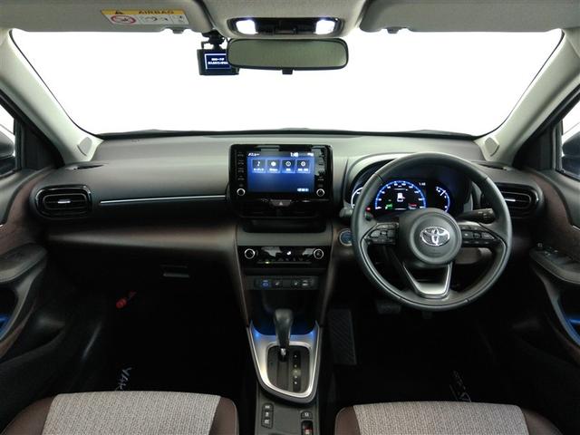 ヤリスクロス ハイブリッドZ ワンオーナー 電動シート 安全装備 衝突被害軽減システム 横滑り防止機能 ABS エアバッグ オートクルーズコントロール 盗難防止装置 バックカメラ ETC ドラレコ ミュージックプレイヤー接続可(3枚目)