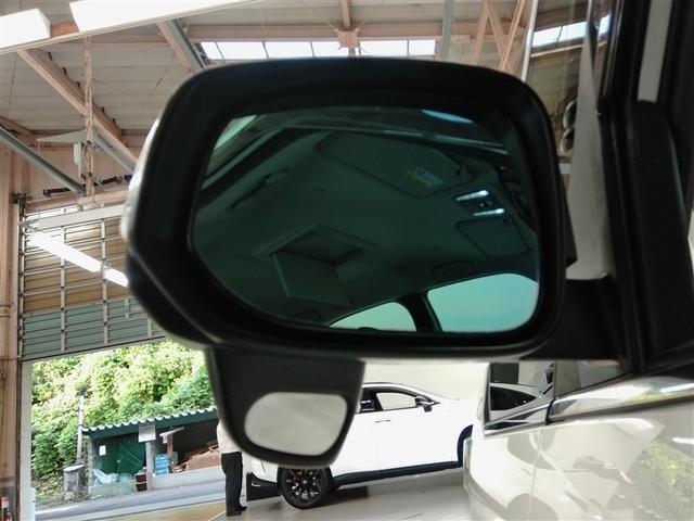 ノア ハイブリッドＺ　ハイブリッド　ワンオーナー　安全装備　衝突被害軽減システム　横滑り防止機能　ＡＢＳ　エアバッグ　オートクルーズコントロール　盗難防止装置　バックカメラ　後席モニター　ＥＴＣ　ドラレコ　ＣＤ　キーレス（6枚目）