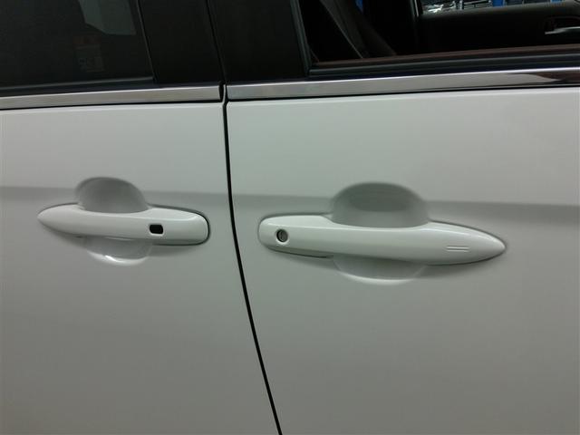 ノア ハイブリッドＺ　ハイブリッド　ワンオーナー　安全装備　衝突被害軽減システム　横滑り防止機能　ＡＢＳ　エアバッグ　オートクルーズコントロール　盗難防止装置　バックカメラ　後席モニター　ＥＴＣ　ドラレコ　ＣＤ　キーレス（7枚目）