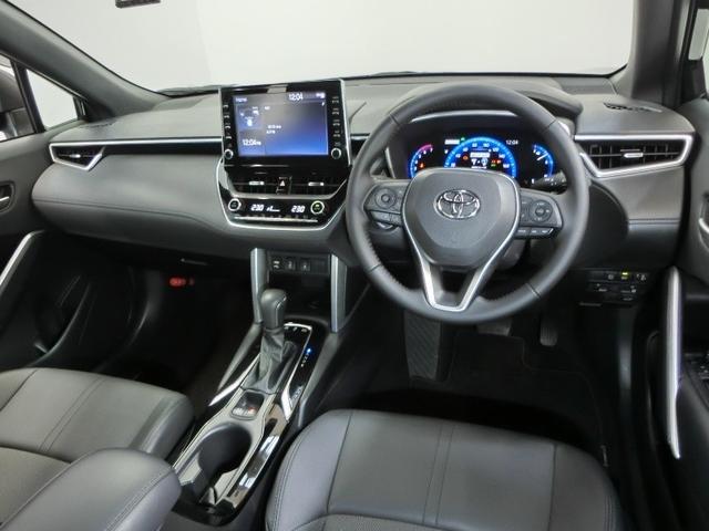 カローラクロス ハイブリッド　ハイブリッド　ワンオーナー　ハーフレザー　電動シート　安全装備　衝突被害軽減システム　横滑り防止機能　ＡＢＳ　エアバッグ　オートクルーズコントロール　盗難防止装置　バックカメラ　ＥＴＣ　ドラレコ（3枚目）