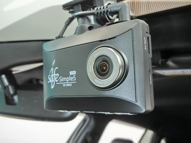 カローラクロス ハイブリッド　ハイブリッド　ワンオーナー　ハーフレザー　電動シート　安全装備　衝突被害軽減システム　横滑り防止機能　ＡＢＳ　エアバッグ　オートクルーズコントロール　盗難防止装置　バックカメラ　ＥＴＣ　ドラレコ（4枚目）