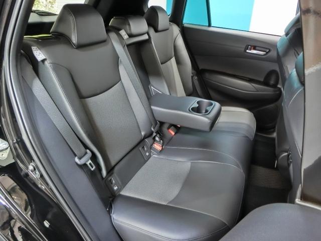 カローラクロス ハイブリッド　ハイブリッド　ワンオーナー　ハーフレザー　電動シート　安全装備　衝突被害軽減システム　横滑り防止機能　ＡＢＳ　エアバッグ　オートクルーズコントロール　盗難防止装置　バックカメラ　ＥＴＣ　ドラレコ（9枚目）