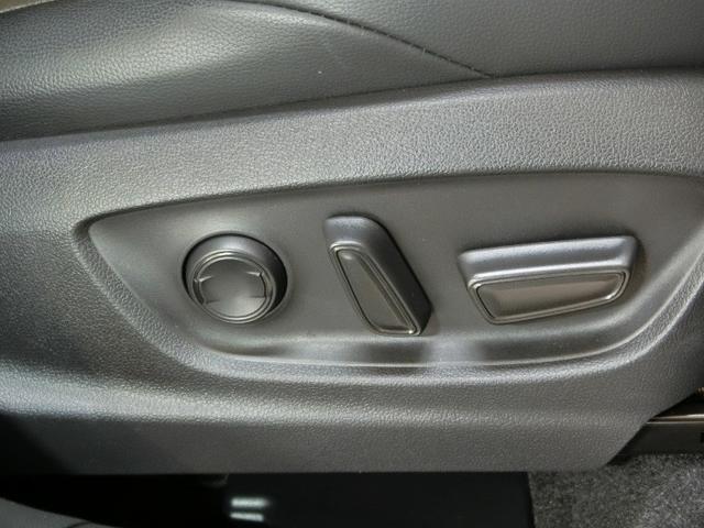 カローラクロス ハイブリッド　ハイブリッド　ワンオーナー　ハーフレザー　電動シート　安全装備　衝突被害軽減システム　横滑り防止機能　ＡＢＳ　エアバッグ　オートクルーズコントロール　盗難防止装置　バックカメラ　ＥＴＣ　ドラレコ（10枚目）