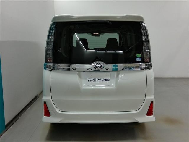 ヴォクシー ＺＳ　ワンオーナー　横滑り防止機能　ＡＢＳ　エアバッグ　盗難防止装置　アイドリングストップ　バックカメラ　後席モニター　ＥＴＣ　ミュージックプレイヤー接続可　ＣＤ　スマートキー　キーレス　フル装備　オートマ（4枚目）