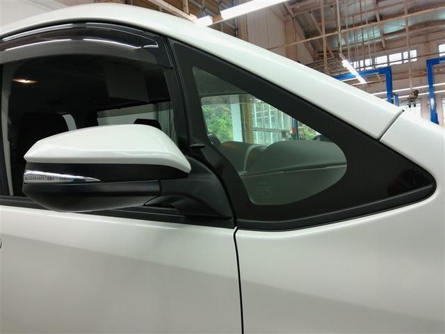 ヴォクシー ＺＳ　ワンオーナー　横滑り防止機能　ＡＢＳ　エアバッグ　盗難防止装置　アイドリングストップ　バックカメラ　後席モニター　ＥＴＣ　ミュージックプレイヤー接続可　ＣＤ　スマートキー　キーレス　フル装備　オートマ（6枚目）