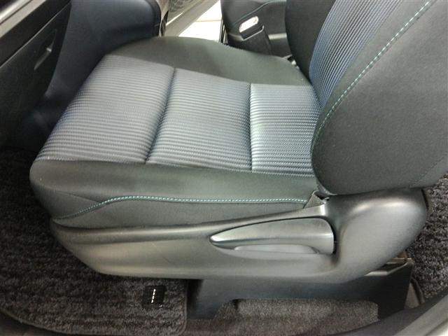 ヴォクシー ＺＳ　ワンオーナー　横滑り防止機能　ＡＢＳ　エアバッグ　盗難防止装置　アイドリングストップ　バックカメラ　後席モニター　ＥＴＣ　ミュージックプレイヤー接続可　ＣＤ　スマートキー　キーレス　フル装備　オートマ（14枚目）