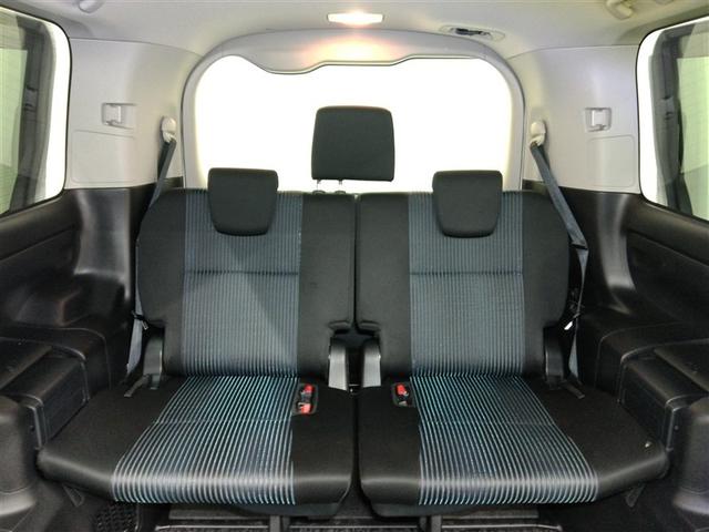 ヴォクシー ＺＳ　ワンオーナー　横滑り防止機能　ＡＢＳ　エアバッグ　盗難防止装置　アイドリングストップ　バックカメラ　後席モニター　ＥＴＣ　ミュージックプレイヤー接続可　ＣＤ　スマートキー　キーレス　フル装備　オートマ（17枚目）