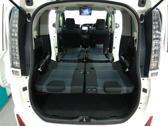 ヴォクシー ＺＳ　ワンオーナー　横滑り防止機能　ＡＢＳ　エアバッグ　盗難防止装置　アイドリングストップ　バックカメラ　後席モニター　ＥＴＣ　ミュージックプレイヤー接続可　ＣＤ　スマートキー　キーレス　フル装備　オートマ（22枚目）