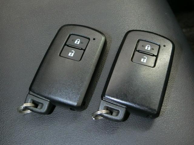 ハリアー エレガンス　ワンオーナー　電動シート　安全装備　横滑り防止機能　ＡＢＳ　エアバッグ　盗難防止装置　アイドリングストップ　バックカメラ　ＥＴＣ　ミュージックプレイヤー接続可　ＣＤ　スマートキー　キーレス　フル装備（32枚目）