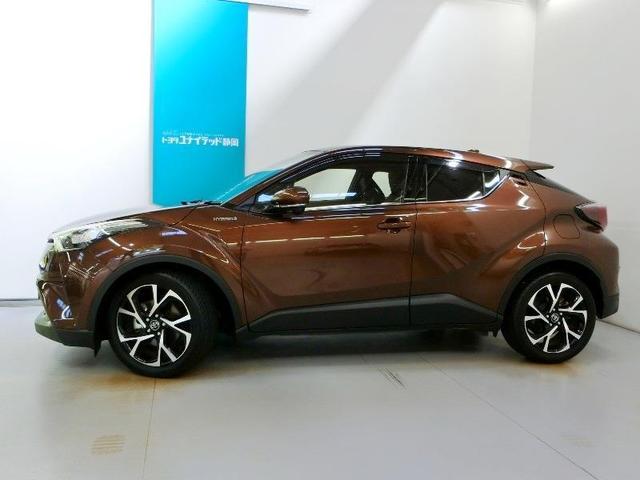 Ｃ－ＨＲ Ｇ　ハイブリッド　ワンオーナー　ハーフレザー　安全装備　衝突被害軽減システム　横滑り防止機能　ＡＢＳ　エアバッグ　オートクルーズコントロール　盗難防止装置　バックカメラ　ＥＴＣ　ＣＤ　スマートキー（5枚目）