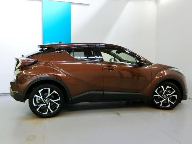 Ｃ－ＨＲ Ｇ　ハイブリッド　ワンオーナー　ハーフレザー　安全装備　衝突被害軽減システム　横滑り防止機能　ＡＢＳ　エアバッグ　オートクルーズコントロール　盗難防止装置　バックカメラ　ＥＴＣ　ＣＤ　スマートキー（7枚目）