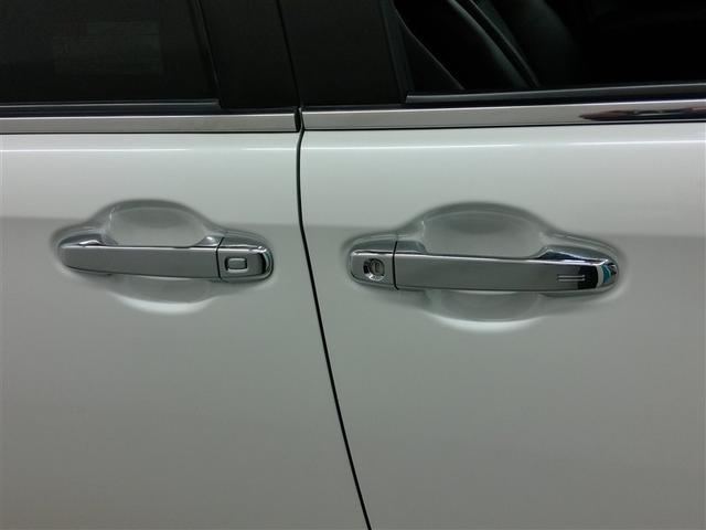 エスクァイア ハイブリッドGi ハイブリッド ワンオーナー 衝突被害軽減システム 横滑り防止機能 ABS エアバッグ オートクルーズコントロール 盗難防止装置 バックカメラ 後席モニター ETC ミュージックプレイヤー接続可 CD(7枚目)