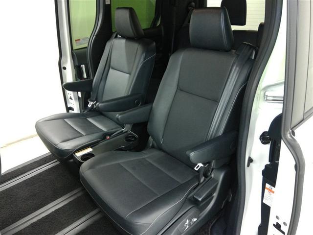 エスクァイア ハイブリッドGi ハイブリッド ワンオーナー 衝突被害軽減システム 横滑り防止機能 ABS エアバッグ オートクルーズコントロール 盗難防止装置 バックカメラ 後席モニター ETC ミュージックプレイヤー接続可 CD(16枚目)