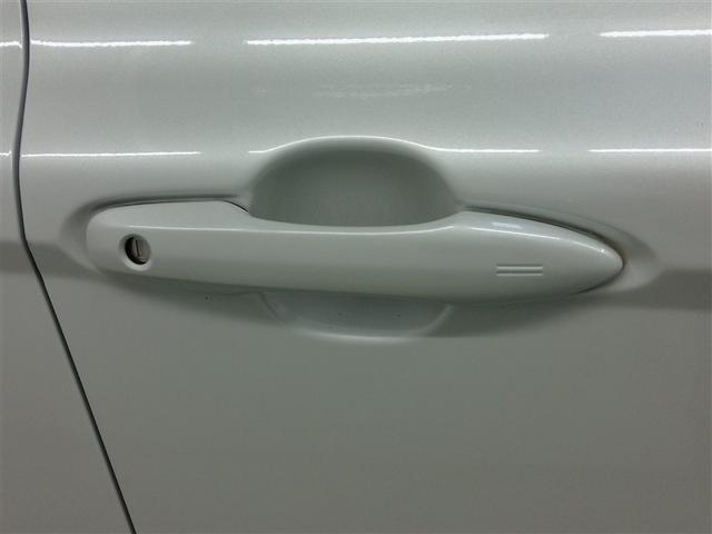 カムリ ＷＳレザーパッケージ　ハイブリッド　ワンオーナー　サンルーフ　革シート　電動シート　安全装備　衝突被害軽減システム　横滑り防止機能　ＡＢＳ　エアバッグ　オートクルーズコントロール　盗難防止装置　バックカメラ　ＥＴＣ　ＣＤ（8枚目）