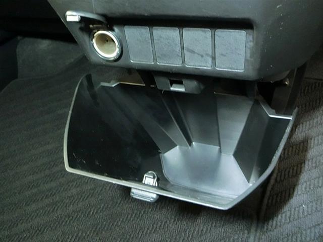 ルーミー カスタムＧ　ワンオーナー　衝突被害軽減システム　横滑り防止機能　ＡＢＳ　エアバッグ　オートクルーズコントロール　盗難防止装置　アイドリングストップ　バックカメラ　ＥＴＣ　ドラレコ　ミュージックプレイヤー接続可（31枚目）