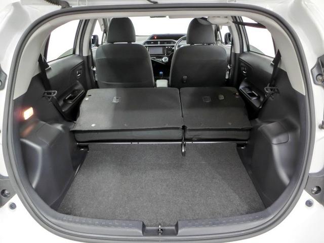 アクア Ｇ　ハイブリッド　衝突被害軽減システム　横滑り防止機能　ＡＢＳ　エアバッグ　オートクルーズコントロール　盗難防止装置　バックカメラ　ＥＴＣ　ミュージックプレイヤー接続可　ＣＤ　スマートキー　キーレス（7枚目）