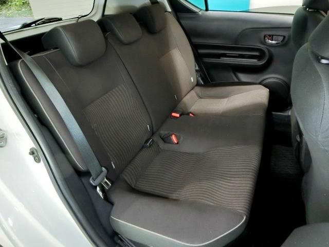 アクア Ｇ　ハイブリッド　衝突被害軽減システム　横滑り防止機能　ＡＢＳ　エアバッグ　オートクルーズコントロール　盗難防止装置　バックカメラ　ＥＴＣ　ミュージックプレイヤー接続可　ＣＤ　スマートキー　キーレス（9枚目）