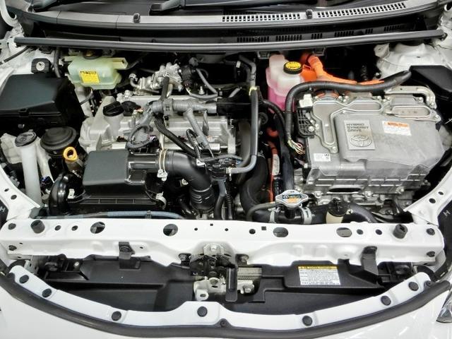 アクア Ｇ　ハイブリッド　衝突被害軽減システム　横滑り防止機能　ＡＢＳ　エアバッグ　オートクルーズコントロール　盗難防止装置　バックカメラ　ＥＴＣ　ミュージックプレイヤー接続可　ＣＤ　スマートキー　キーレス（11枚目）