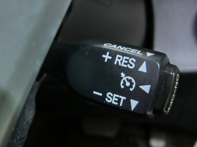 アクア Ｇ　ハイブリッド　衝突被害軽減システム　横滑り防止機能　ＡＢＳ　エアバッグ　オートクルーズコントロール　盗難防止装置　バックカメラ　ＥＴＣ　ミュージックプレイヤー接続可　ＣＤ　スマートキー　キーレス（13枚目）