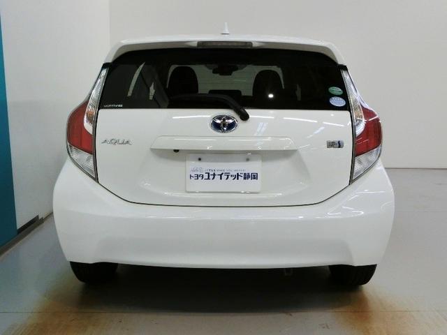 アクア Ｇ　ハイブリッド　衝突被害軽減システム　横滑り防止機能　ＡＢＳ　エアバッグ　オートクルーズコントロール　盗難防止装置　バックカメラ　ＥＴＣ　ミュージックプレイヤー接続可　ＣＤ　スマートキー　キーレス（23枚目）